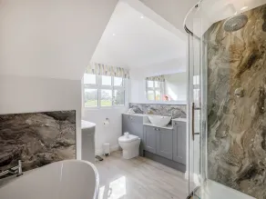 4 Schlafzimmer Unterkunft in Llanddona - Image 5