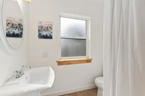 Family Home - Sandpointschweitzer - Image 2