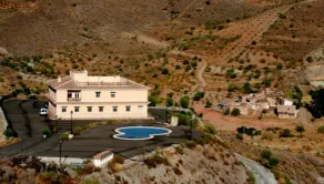 Smuk lejlighed, højt i bjergene med privat pool og en fantastisk udsigt - Image 3