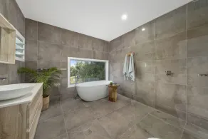 Luxury cottage with big city views - Image 4