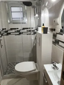 Superb 3-bdrm, 6-person, 2-bathroom apartment, 50 m from shore and sea view, parking, pool, AC. - Image 3