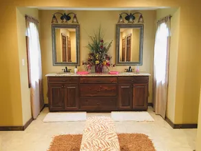 High Class Cabin Hideaway - Image 3