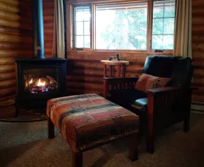 West Yellowstone Lodging - Cabine Two Feathers, spacieuse et d'une propreté éclatante! - Image 4