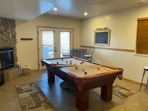 Summer fun! Luxury 5 bdrm townhome, private hot tub, sleeps 16!  Weekly discount - Image 3