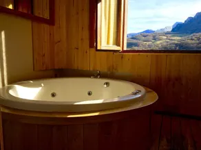 Boende i bergen. Jacuzzi. Picos de Europa. Asturien. Cangas de Onis. - Image 5