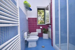 Luxury sea view apartment with pool and parking - Image 2