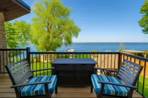 Tex Luxury Waterfront Cottage (35 min en voiture de Toronto) - Image 4