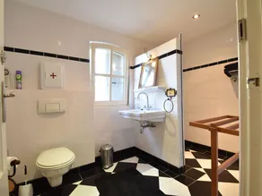 Hytte i Frankrig med have nær sø - Image 2