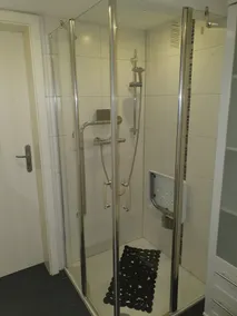 Modern furnished first floor apartment (60sqm) with WiFi and shared use of the garden - Image 4