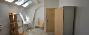 Studio-Private Bathroom - Image 5