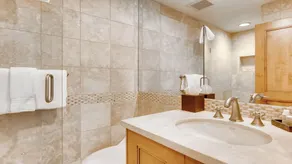 Luxury 3BR • Flexible Sleeping • Sophisticated Vail Mountain Retreat - Image 5