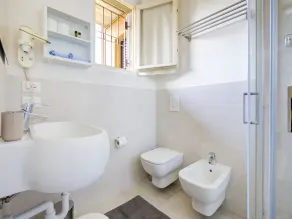 Cozy Apartment in Sirmione near Lake Garda - Image 3