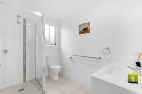 Fraser Island Beach Houses - Image 3