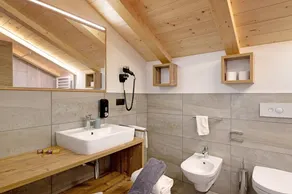 Holiday Apartment 'Platiederhof Apt Lajen' with Mountain View, Shared Garden & Wi-Fi - Image 2