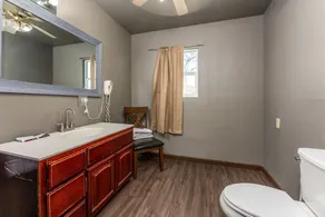 NEWLY RENOVATED 2bedroom in heart of Oakhurst - Image 3