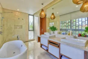 Exotic 6-BDR Beachfront Villa with 200sqm pool - Image 2
