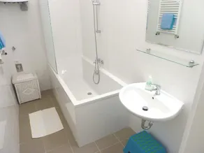 Central three bedroom Apartment with garden view  close to the ring  huge  free WiFi - Image 3