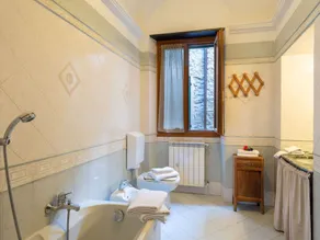 Bellissimo appartamento per 8 persone con WIFI, TV, terrazza e vista panoramica - Image 3