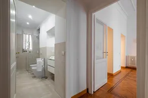 Historic apartment near St. Peter's and the Vatican museums. Metro 2min walk - Image 2