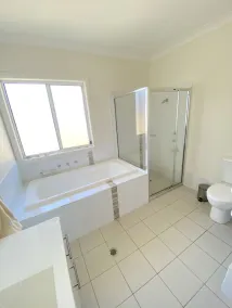 Modern Beach House Retreat - 3 min walk to beach! - Image 2