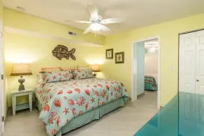 Stunning home on the canal with boat dock exclusive Key Colony Beach. - Image 4