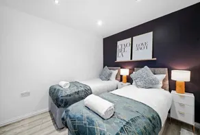 Luxury House • Pool Table • Free Parking • Sky TV • Fast Wifi • Garden • Yoko Property - Image 2