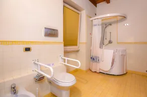 CASA PETRA&FRANCO: Deluxe 3bdr., Pool, Lake View, Centrally Located, 6-8 people - Image 5