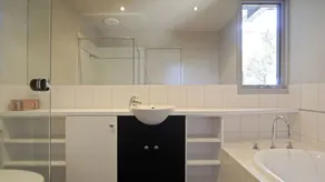 Lorne Luxury - Image 4