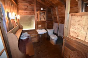 Charming 100-Year-Old Lake House on Pristine Mountain Lake -Your Perfect Retreat - Image 2