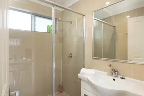 Smart Suites Self Check-in Apartments - Rocklea Station N - Image 3