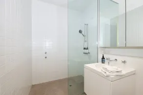 Debonair Townhouse - 150 metres to beach! - Image 4