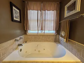 Hidden Gem! Clean & Cozy and Family Friendly! - Image 5