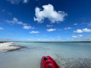 LAKEFRONT BUNGALOW WITH A/C, KITCHEN & BATHROOM, FOR UP TO 5PAX.  - Image 2