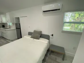 Private Access Full Size Studio Close to Hollywood Beach - Image 3