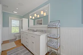 Maison enchanteur avec de belles vues sur la baie au coeur de Greenport Village - Image 3