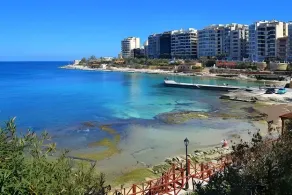 Modern Apartment just off the Promenade - Image 3