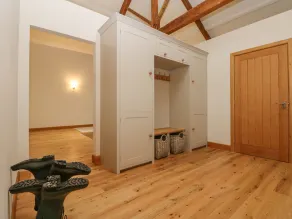 HOLLOWGILL BARN, pet friendly, luxury holiday cottage in Sedbergh - Image 3