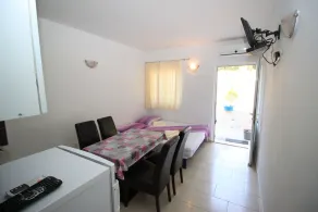 Amazing beachfront apartment with balcony and wifi - Image 4