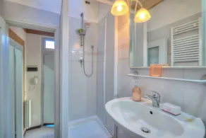 Apt. Gabriella: Studio in the Centre of Laveno - Happy Rentals - Image 2
