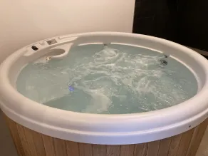 Guesthouse with jacuzzi in picturesque Leiedorp - Image 2