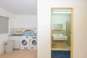 Big family beachhouse on small family budget. - Image 4