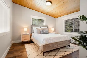 Beautiful Muskoka Cottage Lakehouse near Huntsville with Sauna - Image 5