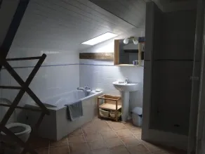 2 Smukke Landejendomme fuldt restaureret - bedøvelse visning - Image 3