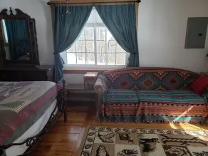 Private Country House with History, Wi-Fi, Jetted Tub, 5 BR - Image 5