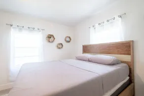 HOT TUB HOUSE ON GOLF COURSE! 10 MINs TO THE BEACH - Image 5