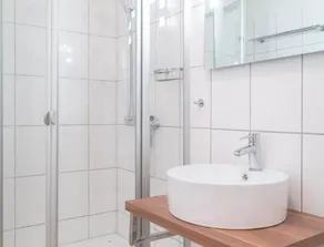 HBS22-2 - 2 room flat in a quiet location for 3 people with balcony & parking space - Image 2