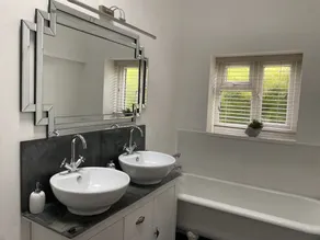 5 Bedroom Cottage Set In 3.5 Acres Of Woodland with adjoining 1 acre field - Image 3