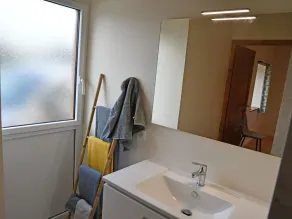 Spacious Renovated Barn with Indoor Pool, Large Garden, and Accessible Facilities - Image 2
