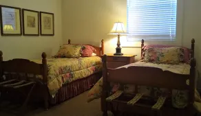 3 Bedroom 2 Bath apartment with wood-burning fireplace - Image 2