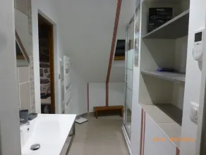 Situato sul porto di Dinan: affascinante appartamento duplex con carattere e calore - Image 5